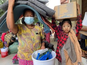 Myanmar-mask-woman-girl-box-shirt-chequered