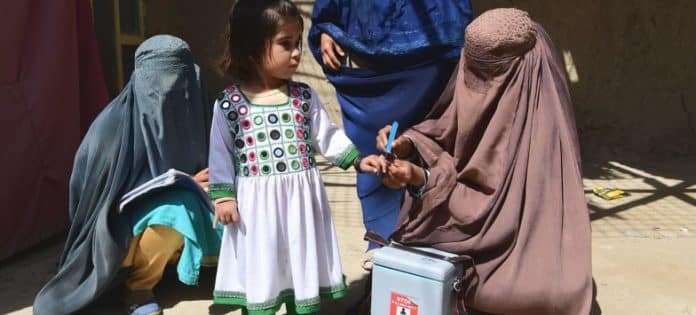 Afghanistan-burqa-polio-girl-women