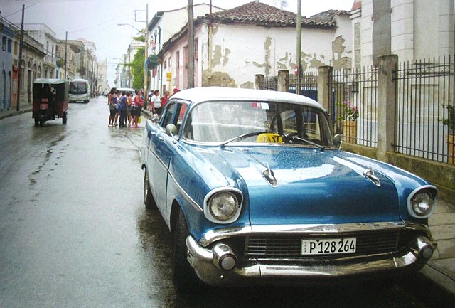 Blå cubansk bil på Cuba