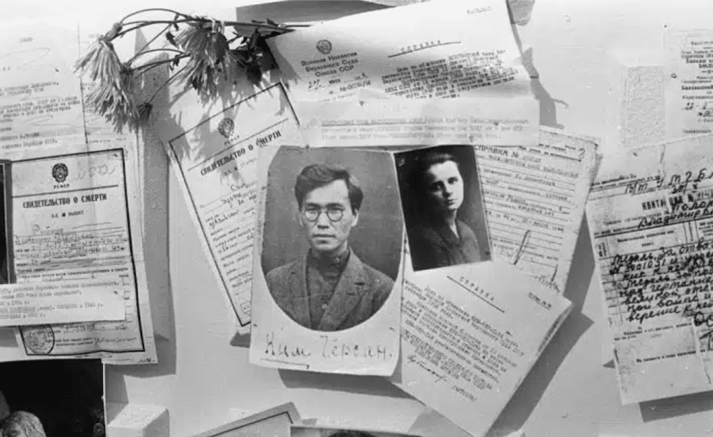 Dokumenter fra fangelejrene under Sovjetregeringens "Gulag". Billede: Wikimedia/Dmitry Borko/Creative Commons Attribution-Share Alike 4.0 International