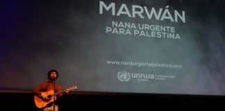 Sangeren Marwan optræder med "Akut Vuggevise for Palæstina" ved præsentationen på Dronning Sofía-museet i Madrid, Spanien, ved et arrangement organiseret af det spanske udvalg for UNRWA. Foto: UNRWAs spanske nationale komité