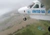 ©WFP Ein Flugzeug des Humanitären Flugdienstes der Vereinten Nationen (UNHAS) fliegt über die vom Zyklon verwüstete Insel Nosy Varika in Madagaskar.