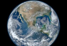 Η Γη φωτοφραφημένη από δορυφόρο της ΝΑΣΑ.