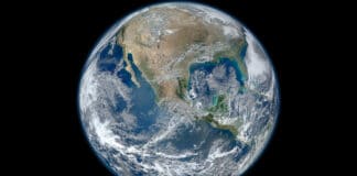 Η Γη φωτοφραφημένη από δορυφόρο της ΝΑΣΑ.