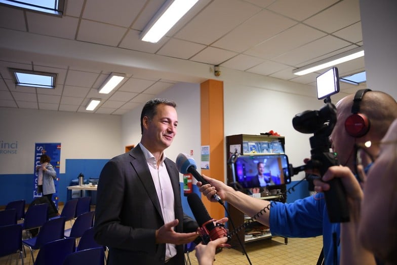 Minister Alexander De Croo at his school in Ronse for UN Day back2school