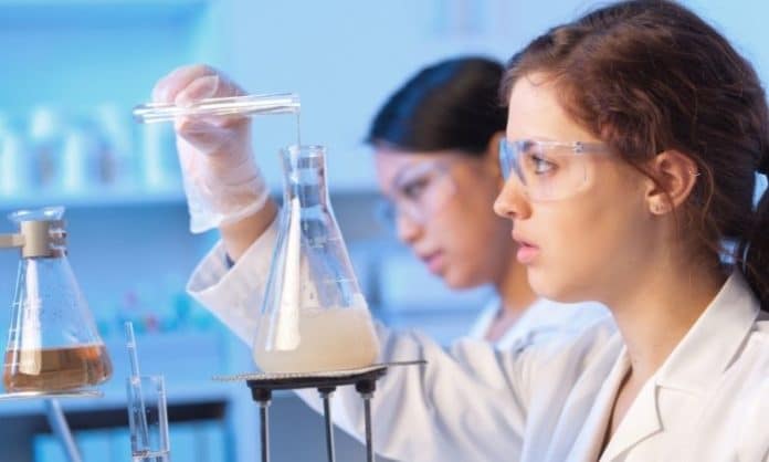 Women chemists working