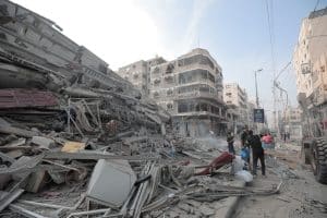 © UNRWA/Mohammed Hinnawi A collapsed building in a street in Gaza.
