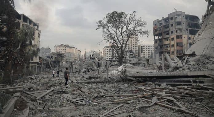 Whole neighbourhood in Gaza left inhabitable following missile and artillery strikes.