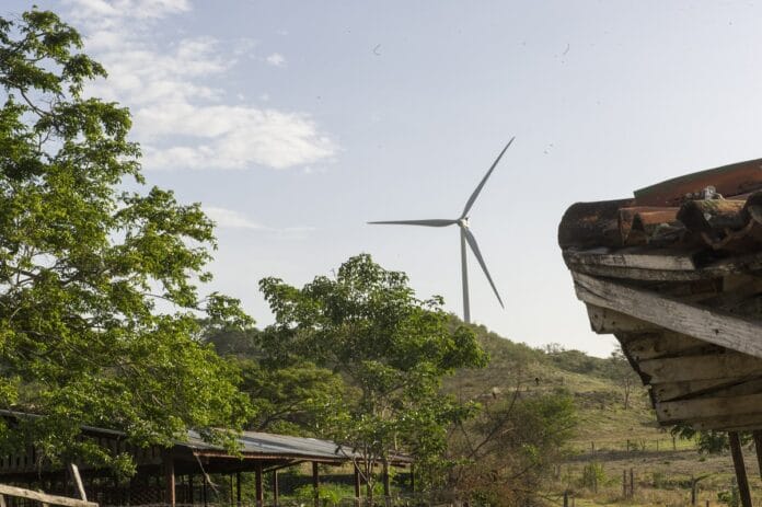 Parque eólico nicaragüense en el departamento de Rivas, Nicaragua