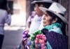 Mujer indígena mexicana con traje tradicional