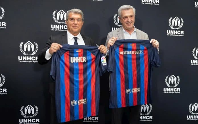 camiseta-fútbol-Filippo Grandi-ACNUR-Joan Laporta-FC Barcelona