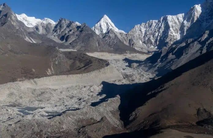 everest-mountain-climate-change-UN Photo-Narendra Shresthaeverest-mountain-climate-change-UN Photo-Narendra Shrestha