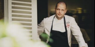 Le chef Florent Pietravalle du restaurant La Mirande à Avignon distingué par l'Étoile verte du Guide Michelin en 2021.