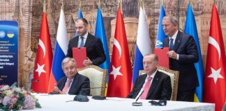 Antonio Guterres et Recep Tayyip Erdoğan à la table des négociations sur le commerce des céréales