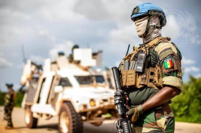 Soldat sénégalais engagé dans le maintien de la paix au Mali