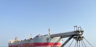 le SFO Safer, stationné à 8 km des côtes du Yemen avec 1,14 millions de barils de pétrole à son bord menace de couler ou exploser.