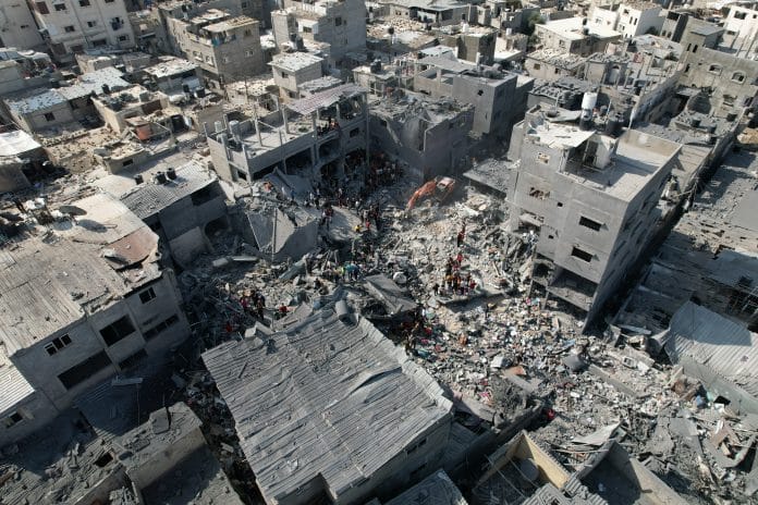 Camp de réfugiés palestiniens de Al Maghazi, touchés par les bombardements israéliens