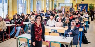 La ministre belge des Affaires étrangères dans une école pour la campagne back to school