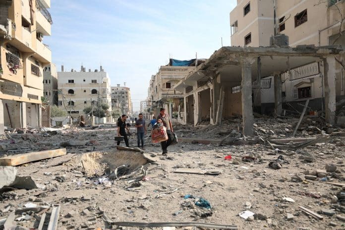Image de Gaza dévastée par les bombardements. Le Secrétaire général de l'ONU demande au Conseil de sécurité d'éviter un effondrement humanitaire.