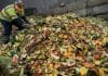 Montagne de déchets alimentaires. Chaque habitant de la planète gaspille en moyenne 79 kg de nourriture chaque année.