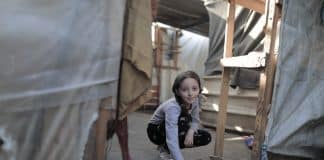 Adolescente dans un des centres gérés par UNRWA dans la bande de Gaza