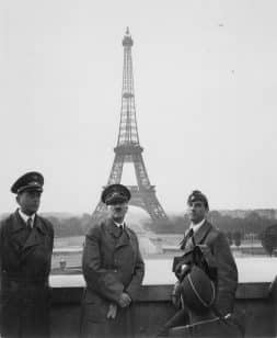 Adolf Hitler og Albert Speer á útsýnispallinum við Chaillot-höll 1940.