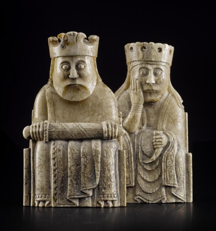 Kóngur og drottning í Lews-skáksettinu.Mynd: National Museum of