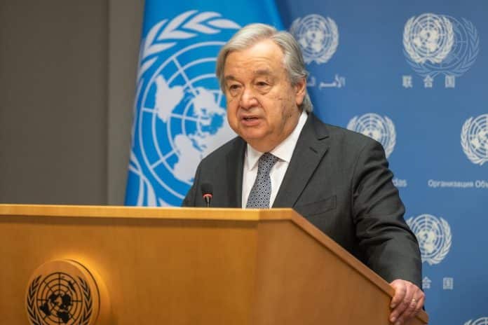 UN Photo/Mark Garten Il Segretario generale António Guterres informa i giornalisti sull'Iniziativa del Mar Nero. 