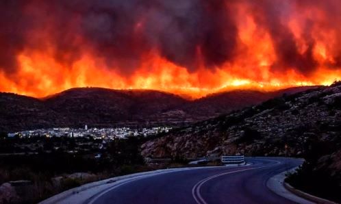 Gli incendi estivi in Grecia. L'analisi di Zita Sebesvari.