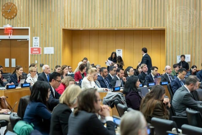 Il testo della Risoluzione adottata alla sessione d'emergenza dell'Assemblea Generale il 27/10/2023: Protezione dei civili e rispetto degli obblighi legali e umanitari. UN Photo/Mark Garten
