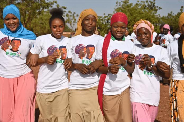 Mettere le sopravvissute in prima linea nel movimento globale per porre fine alle mutilazioni genitali femminili