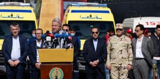 Il Segretario generale delle Nazioni Unite António Guterres si rivolge ai media al valico di Rafah tra Egitto e Gaza.