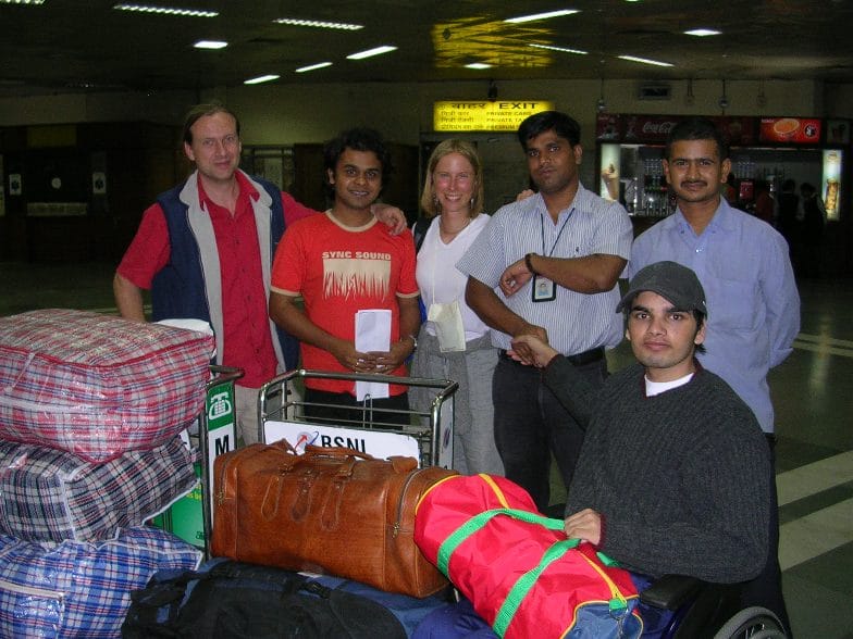Begeleiding van de vrijwillige terugkeer van een migrant met gezondheidsproblemen, Punjab, India, mei 2006