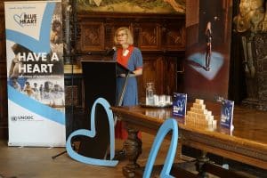 Inge Saris, directeur van Payoke, bij de lancering van de Blue Heart-campagne in Antwerpen, België