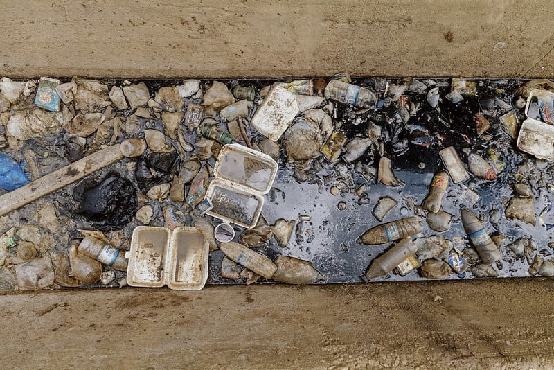 Elfenbenskysten-plastforurensning-plast