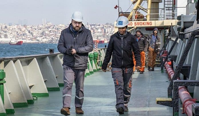skip-inspeksjon-båt-korn-Istanbul