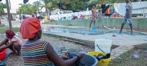 Haiti-kvinne-vasker