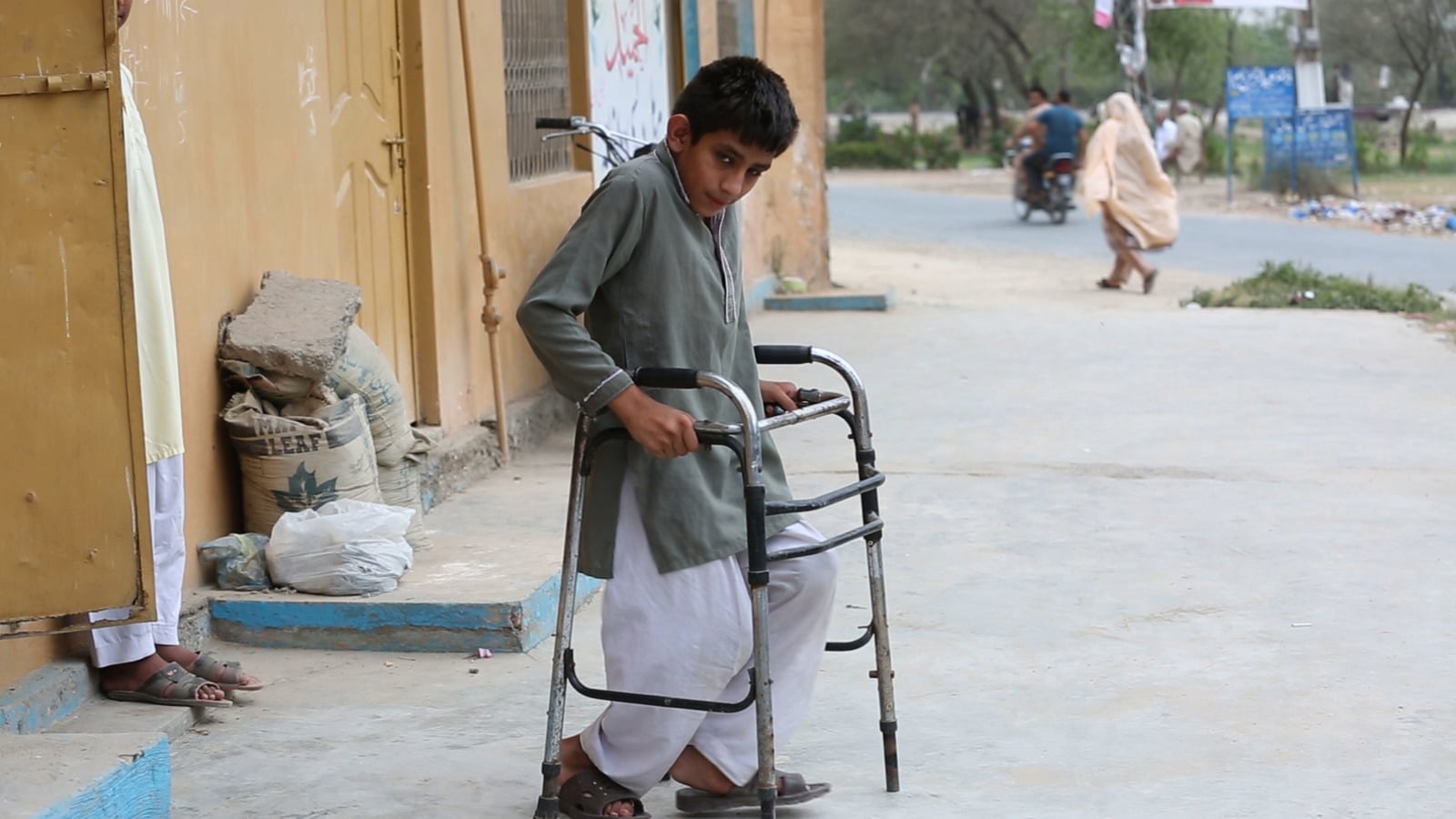 Barn som lider av polio